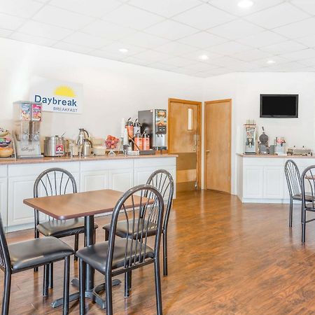 圣克莱斯维尔戴斯酒店 St. Clairsville 外观 照片