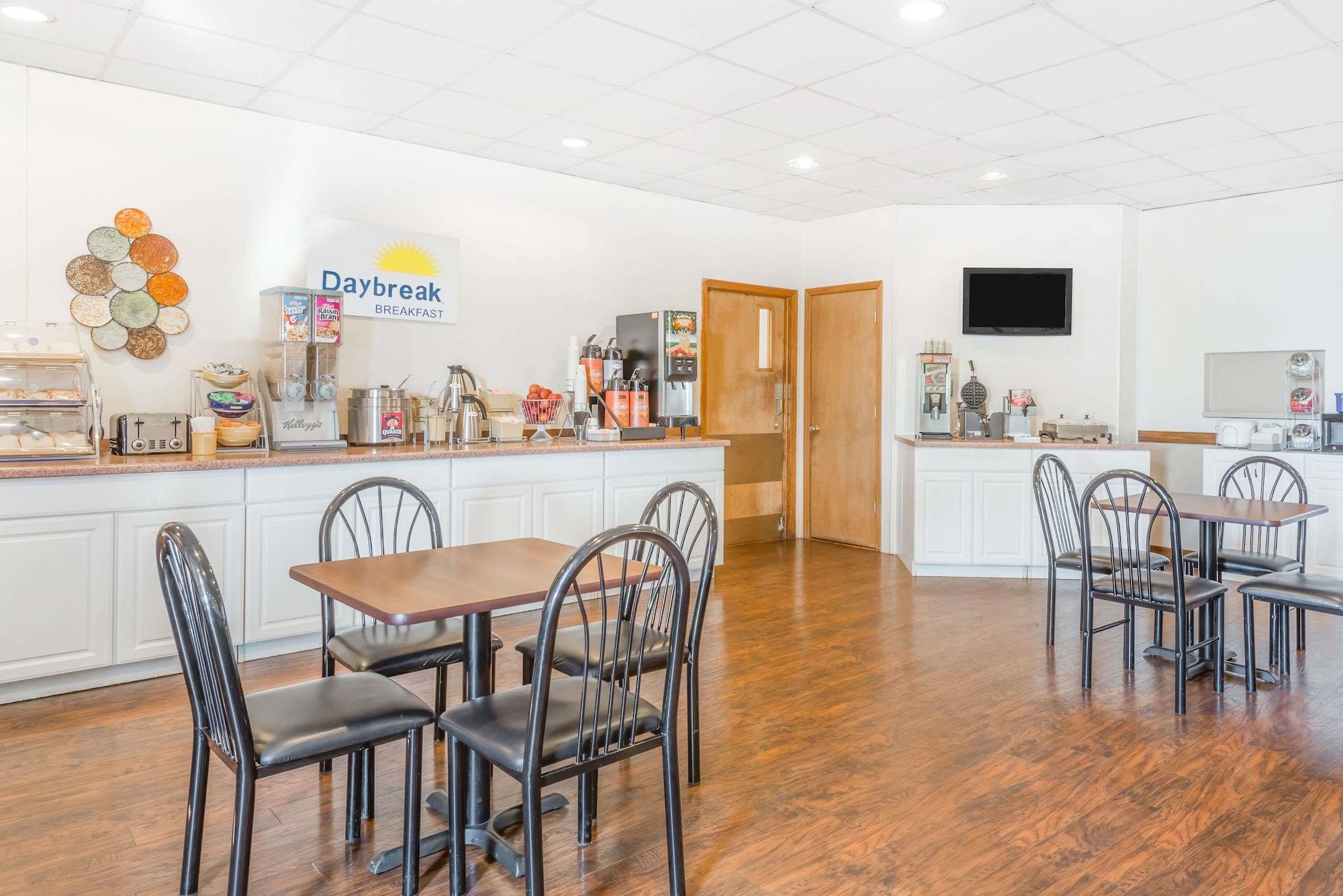 圣克莱斯维尔戴斯酒店 St. Clairsville 外观 照片